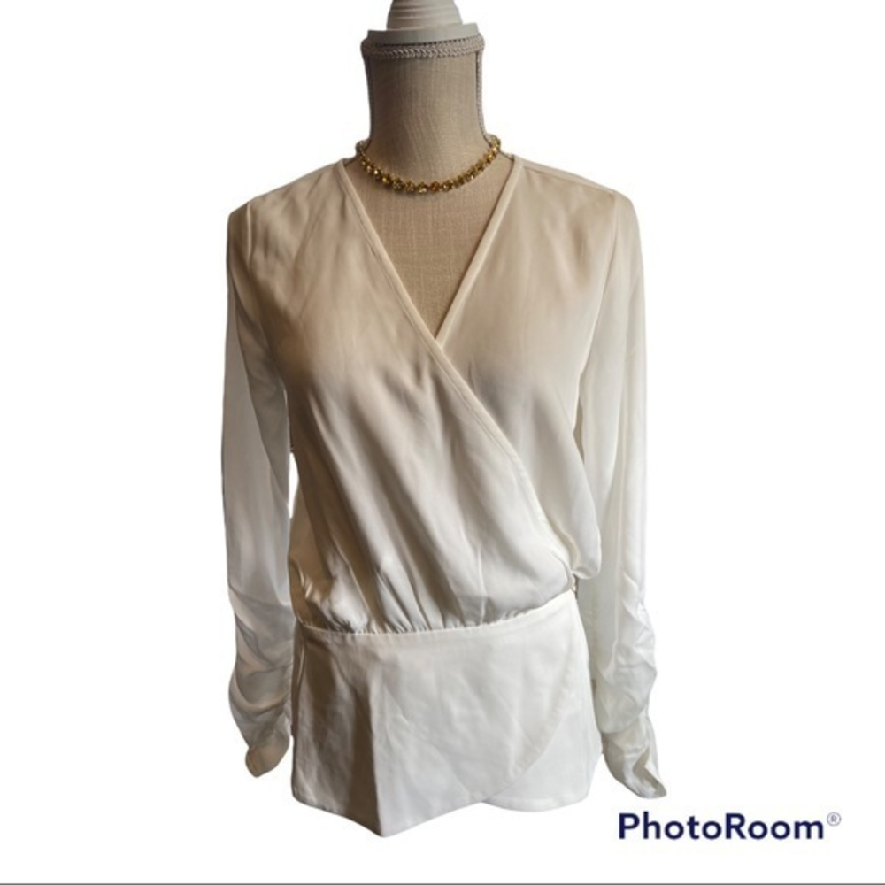 Women’s XS beautiful‎ blouse NWT Paola Alberti